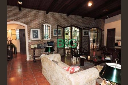 3_photo/94cf007609.ae6c0d4ae2e822c2-ATLAS-a20c83fb-eadf-4fc4-989b-ef2ed04fbce6.jpg de casa à venda com 4 quartos, 1150m² em Vila Santo Antonio de Carapicuiba, Cotia