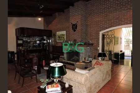 4_photo/94cf007609.ae6c0d4ae2e822c2-ATLAS-e0ffb4b1-272a-44b3-a46b-7b0c367e5e64.jpg de casa à venda com 4 quartos, 1150m² em Vila Santo Antonio de Carapicuiba, Cotia