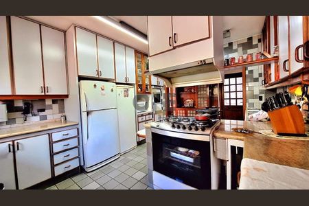 37_photo/94cf007611.9f73e101bd22bb98-ATLAS-3e7cb1cc-7040-4502-8d55-ff89de4817c2.jpg de casa para alugar com 4 quartos, 960m² em Vila Santo Antonio de Carapicuiba, Cotia