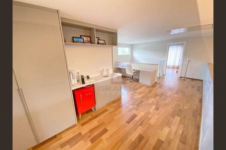 11_photo/94cf007a0f.01df1c19777e84fc-ATLAS-d0a18e8c-bdea-470a-9248-055a451bc3d7.jpg de casa de condomínio à venda com 3 quartos, 600m² em Vila Dirce, Carapicuíba