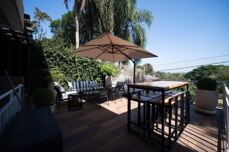 3_photo/94cf007b0d.1c30879e3ee593f9-ATLAS-160633be-724a-42e8-abdd-dc53e046d403.jpg de casa à venda com 4 quartos, 450m² em Recanto Impla, Carapicuíba