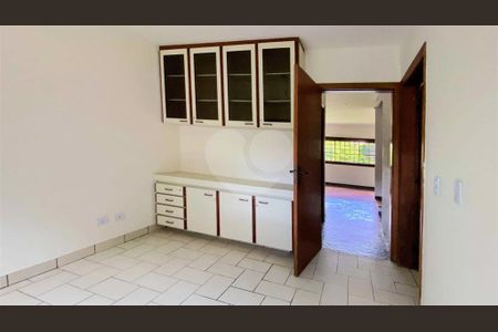 5_photo/94cf007b41.f38e38137a2159e3-ATLAS-31b7f5e8-b953-4a8a-b2f1-aa60d9ec07ff.jpg de casa para alugar com 3 quartos, 395m² em Recanto Impla, Carapicuíba