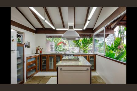 9_photo/94cf007b51.5b63f18bcccc212e-ATLAS-c7b0ec72-56d2-4e53-8713-3cae960e944b.jpg de casa de condomínio à venda com 3 quartos, 274m² em Recanto Impla, Carapicuíba