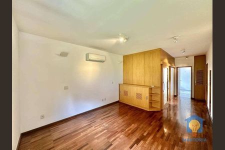 32_photo/94cf007b53.2008f600ea595daf-ATLAS-5eeb73da-8c55-47dd-a11a-3588343e64f4.jpg de casa de condomínio à venda com 4 quartos, 297m² em Recanto Impla, Carapicuíba