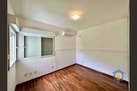 45_photo/94cf007b53.2008f600ea595daf-ATLAS-eeeac27e-acb1-4f1b-89af-86165f53bf16.jpg de casa de condomínio à venda com 4 quartos, 297m² em Recanto Impla, Carapicuíba