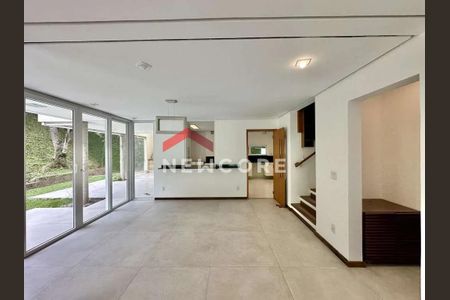 2_photo/94cf007ca9.93b8fa184532727f-ATLAS-073f7968-d44d-4fa5-a06d-78cb8ef71f29.jpg de casa de condomínio à venda com 5 quartos, 297m² em Recanto Impla, Carapicuíba