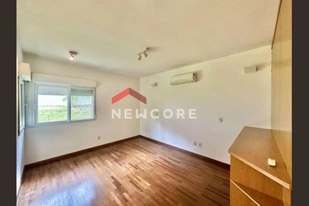 32_photo/94cf007ca9.93b8fa184532727f-ATLAS-109ea1e0-bef3-4d7b-a506-049f53f7caf5.jpg de casa de condomínio à venda com 5 quartos, 297m² em Recanto Impla, Carapicuíba