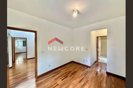 38_photo/94cf007ca9.93b8fa184532727f-ATLAS-1956ff4b-e9ae-4a50-b8c9-bf6ac40f75e0.jpg de casa de condomínio à venda com 5 quartos, 297m² em Recanto Impla, Carapicuíba