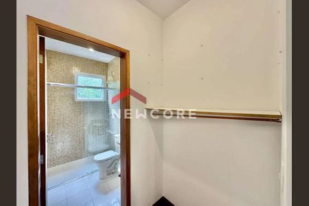 40_photo/94cf007ca9.93b8fa184532727f-ATLAS-2ec467a5-44ec-4357-9fd2-7d43385f4b62.jpg de casa de condomínio à venda com 5 quartos, 297m² em Recanto Impla, Carapicuíba