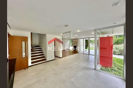 15_photo/94cf007ca9.93b8fa184532727f-ATLAS-347038bc-41c0-4c9c-b979-ea848691237b.jpg de casa de condomínio à venda com 5 quartos, 297m² em Recanto Impla, Carapicuíba