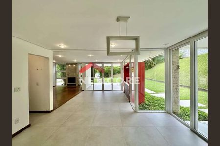 12_photo/94cf007ca9.93b8fa184532727f-ATLAS-4cdf0787-66d0-4c62-9d72-b593e79ae1a2.jpg de casa de condomínio à venda com 5 quartos, 297m² em Recanto Impla, Carapicuíba