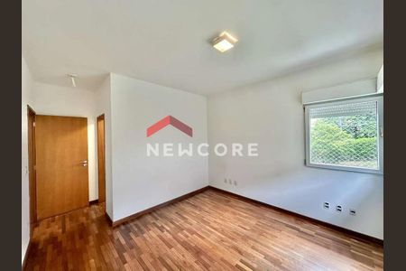 43_photo/94cf007ca9.93b8fa184532727f-ATLAS-6afb73ba-5898-46ca-a2db-7fdda9f76817.jpg de casa de condomínio à venda com 5 quartos, 297m² em Recanto Impla, Carapicuíba