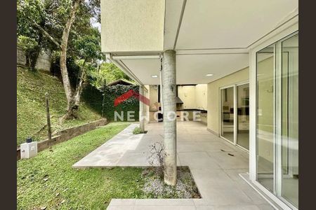 49_photo/94cf007ca9.93b8fa184532727f-ATLAS-caaab8d3-36a6-46a7-af4d-5fc5d9a138a5.jpg de casa de condomínio à venda com 5 quartos, 297m² em Recanto Impla, Carapicuíba