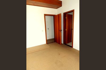 2_photo/94cf007ce5.cb6db85c7f4bbc3f-ATLAS-028a1ae7-3720-4461-9848-449404042cfb.jpg de casa à venda com 5 quartos, 500m² em Granja Viana II, Cotia