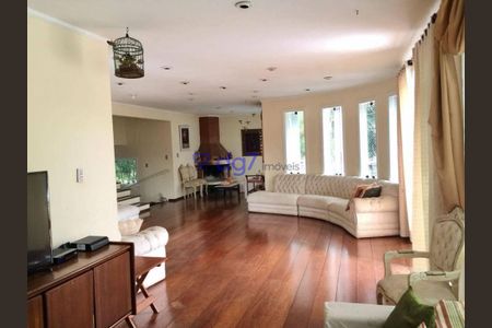 2_photo/94cf007d13.9c5a8d74db8d7fa8-ATLAS-50adfabb-6328-49d6-9b30-ca20688f4872.jpg de casa à venda com 4 quartos, 700m² em Granja Viana II, Cotia