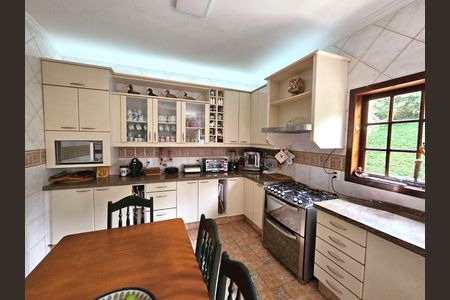 14_photo/94cf007d6d.6599aa42b71a6f37-ATLAS-6b3bd6a4-a84f-4e56-a017-87532434f45f.jpg de casa à venda com 3 quartos, 550m² em Granja Viana II, Cotia