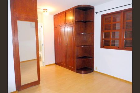 11_photo/94cf007ff9.2589b1fd00b31c34-ATLAS-6dd01918-e07a-4c2e-99d8-990815d4a86f.jpg de casa à venda com 4 quartos, 300m² em Granja Viana II, Cotia