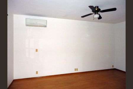 14_photo/94cf007ff9.2589b1fd00b31c34-ATLAS-e3fd8a37-dd4b-4e27-b4dd-0776229a24e9.jpg de casa à venda com 4 quartos, 300m² em Granja Viana II, Cotia