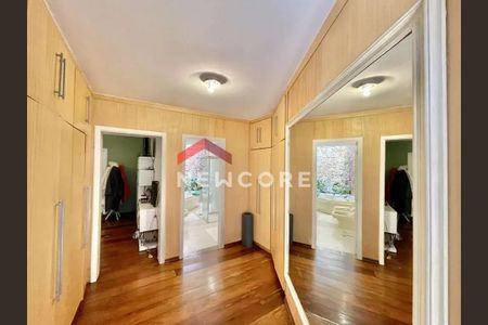 44_photo/94cf00828b.2166fbebe8fc1b24-ATLAS-5bc1aeeb-8298-4ef5-a5e4-e2ee1ca0bb80.jpg de casa à venda com 6 quartos, 641m² em Granja Viana, Cotia