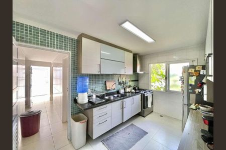 8_photo/94cf0083b3.967bb43d6f31e30b-ATLAS-5de435d6-22f4-4e94-b23d-d80aa5125aef.jpg de casa de condomínio à venda com 4 quartos, 282m² em Granja Viana II, Cotia