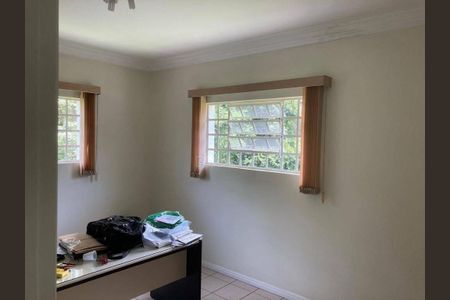 10_photo/94cf008681.40e4deb5a359780d-ATLAS-38ac21f8-4fdb-4a2f-9ed2-42b1a8979cfd.jpg de casa à venda com 4 quartos, 228m² em Granja Viana II, Cotia