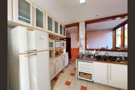 2_photo/94cf0087e1.2832257cbb3df2c4-ATLAS-e5b06a13-c23a-4e55-8545-ec3fe1d1fe58.jpg de casa de condomínio à venda com 4 quartos, 490m² em Granja Viana II, Cotia