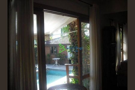 5_photo/94cf0088e5.2f15d505e37c7ac5-ATLAS-2b33c13f-b7ce-41e8-b740-285e23cd7e36.jpg de casa para alugar com 3 quartos, 250m² em Granja Viana II, Cotia