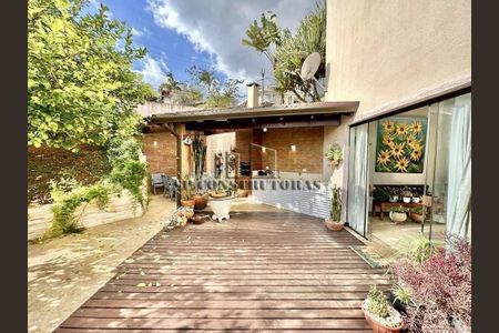 37_photo/94cf00893b.869d2fe0fea18954-ATLAS-8909dc94-c18c-4f95-8b8e-d0f0e3bacfc4.jpg de casa à venda com 3 quartos, 330m² em Cotia, Cotia