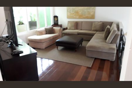 19_photo/94cf008c0f.ae3d86bef28e162d-ATLAS-17a9de0f-b911-45a9-8b0e-c69f45957b9c.jpg de casa de condomínio à venda com 3 quartos, 490m² em Chácara Moinho Velho, Cotia