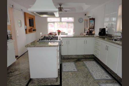 5_photo/94cf008c19.8f3f2a47dd94676f-ATLAS-18ffeef2-fb27-4346-869d-b8de5cf22929.jpg de casa de condomínio à venda com 4 quartos, 492m² em Cotia, Cotia