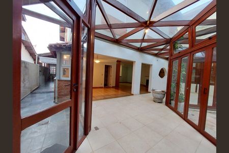 3_photo/94cf008c6d.ec0cc76b869982f2-ATLAS-43cf2cd2-0130-4563-a009-8a6ad7ff57b9.jpg de casa de condomínio à venda com 3 quartos, 300m² em Jardim Sao Paulo II, Cotia