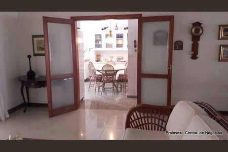 3_photo/94cf008cf3.ff0e424256b683cf-ATLAS-fb53285b-e18d-4e55-aeef-f60486d570c3.jpg de casa à venda com 4 quartos, 347m² em Nova Fazendinha, Cotia