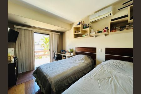 5_photo/94cf008e9b.79518a11401aeb31-ATLAS-38fadddd-6188-488e-bfb6-04f7ee84e2ef.jpg de casa à venda com 3 quartos, 337m² em Jardim Sao Paulo II, Cotia