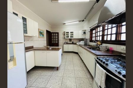 7_photo/94cf008e9b.79518a11401aeb31-ATLAS-a48e0caf-e144-4a2a-bf98-ea7127744d2f.jpg de casa à venda com 3 quartos, 337m² em Jardim Sao Paulo II, Cotia