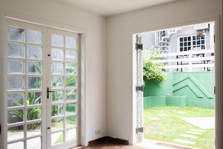 30_photo/94cf008f13.b8ea18955eb34190-ATLAS-78f8b288-c16f-46dc-b24f-e7fad304a47c.jpg de casa à venda com 3 quartos, 285m² em Jardim Sao Paulo II, Cotia