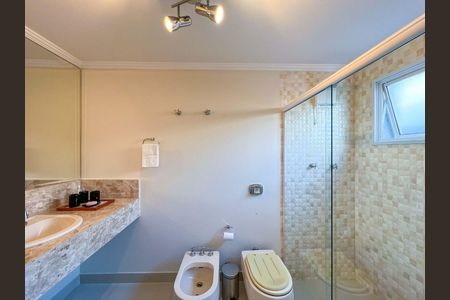 2_photo/94cf008f3f.04f4efb4ec0e2ec3-ATLAS-4375d8eb-d8fc-4875-bee2-e54fd88cf24e.jpg de casa de condomínio à venda com 3 quartos, 450m² em Jardim Sao Paulo II, Cotia