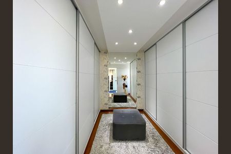 7_photo/94cf008f3f.04f4efb4ec0e2ec3-ATLAS-49a5e839-5737-4f41-a192-3a6db84e6c70.jpg de casa de condomínio à venda com 3 quartos, 450m² em Jardim Sao Paulo II, Cotia