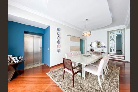 7_photo/94cf008f3f.04f4efb4ec0e2ec3-ATLAS-6fcbbec5-361b-4498-9efc-c0703eb86abe.jpg de casa de condomínio à venda com 3 quartos, 450m² em Jardim Sao Paulo II, Cotia