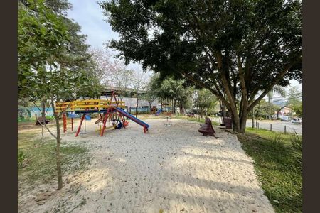 41_photo/94cf008f3f.04f4efb4ec0e2ec3-ATLAS-d4b38f59-0fef-480f-85f0-c3e92abae23c.jpg de casa à venda com 3 quartos, 439m² em Jardim Sao Paulo II, Cotia