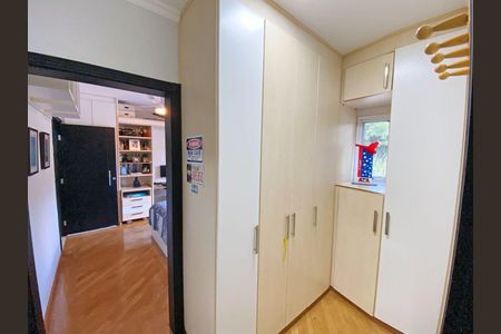 10_photo/94cf008fe3.28f6ec5d72603be5-ATLAS-2144f5e8-30a0-4f82-9e7d-6a7cfcb64bd5.jpg de casa de condomínio à venda com 4 quartos, 582m² em Jardim Sao Paulo II, Cotia