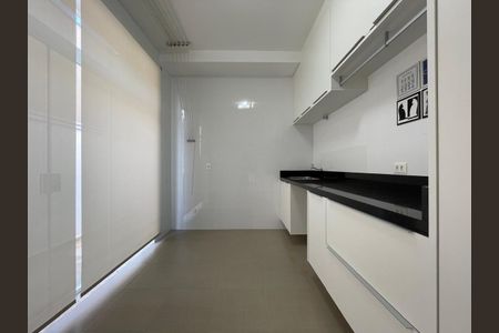 18_photo/94cf00908d.488d9430527a71af-ATLAS-ec1b2154-ca93-4ba7-a052-1880c2a3cf7a.jpg de casa de condomínio à venda com 4 quartos, 394m² em Caiapia, Cotia