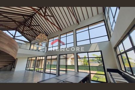 18_photo/94cf00909b.e1d2c46bde3eb79c-ATLAS-a91ddd27-9033-478f-9176-22538e57568c.jpg de casa de condomínio à venda com 3 quartos, 420m² em Caiapia, Cotia