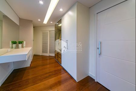 37_photo/94cf0090e1.4bd2615f33144f40-ATLAS-623e6caf-6a3f-4bb8-9ff6-c87f153d2f0e.jpg de casa de condomínio à venda com 4 quartos, 493m² em Jardim Sao Paulo II, Cotia