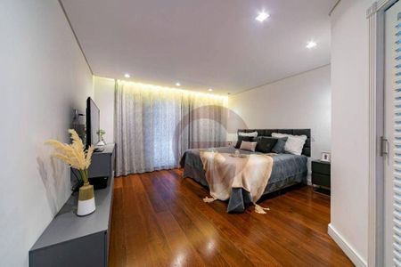 23_photo/94cf0090e1.4bd2615f33144f40-ATLAS-d0b33a10-c941-4a0d-b7ce-4cf5a274bb20.jpg de casa de condomínio à venda com 4 quartos, 320m² em Jardim Sao Paulo II, Cotia