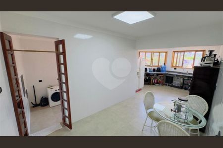 42_photo/94cf00913d.b6ff4639c4cf698b-ATLAS-22cb8045-9a57-4156-b845-ce821e6c8ced.jpg de casa à venda com 5 quartos, 353m² em Jardim Sao Paulo II, Cotia