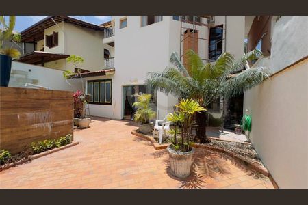 2_photo/94cf00913d.b6ff4639c4cf698b-ATLAS-6800686f-bfd1-4a69-9297-c8bc6668d374.jpg de casa à venda com 5 quartos, 353m² em Jardim Sao Paulo II, Cotia