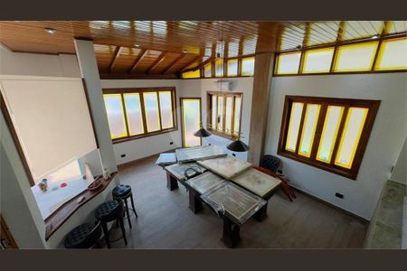 10_photo/94cf00913d.b6ff4639c4cf698b-ATLAS-b71cee01-b96d-4fde-9522-1d9642ecc2bb.jpg de casa à venda com 5 quartos, 353m² em Jardim Sao Paulo II, Cotia