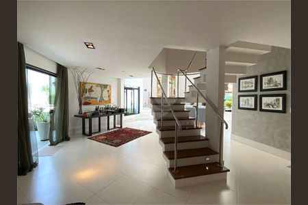 3_photo/94cf009157.ead0744c2329e0c8-ATLAS-8c117da6-ba02-431a-a5ed-beadbf01582f.jpg de casa à venda com 3 quartos, 300m² em Jardim Sao Paulo II, Cotia