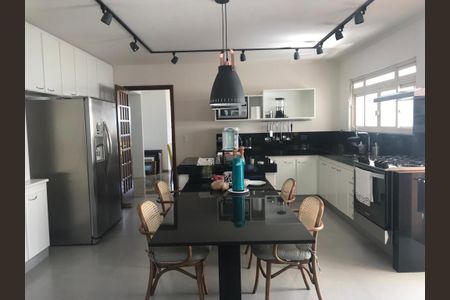 6_photo/94cf0091d9.5c4d2993a39340ff-ATLAS-79e3bf49-d9e4-4f7e-845f-ab0fc445a6ba.jpg de casa à venda com 5 quartos, 519m² em Jardim Sao Paulo II, Cotia