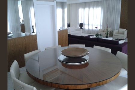 12_photo/94cf0092f7.9b0e853e47463488-ATLAS-5583190d-8daa-4892-8e75-e53a5efd3056.jpg de casa de condomínio à venda com 4 quartos, 630m² em Caiapia, Cotia